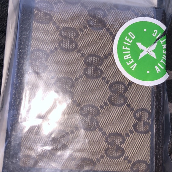 Authentic Gucci wallet. - Picture 2 of 5